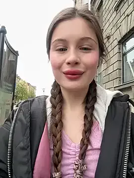 Chat with mmelicious on Sexloom